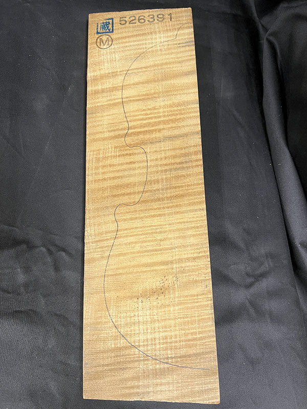 メープル裏板表面