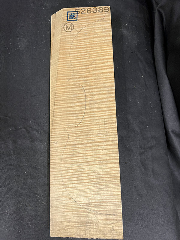 メープル裏板表面