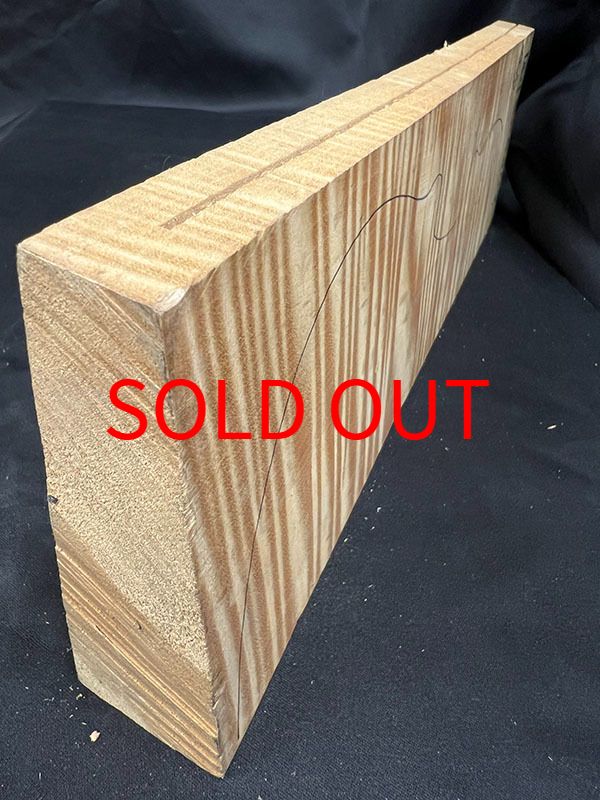 メープル裏板断面図