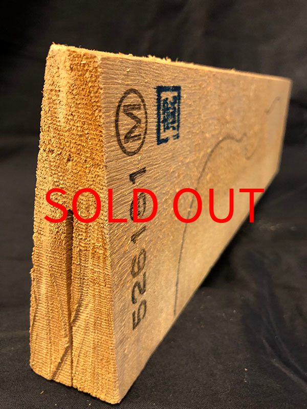 スプルース表板断面図