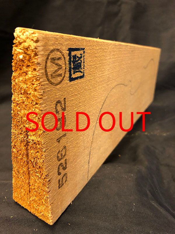 スプルース表板断面図