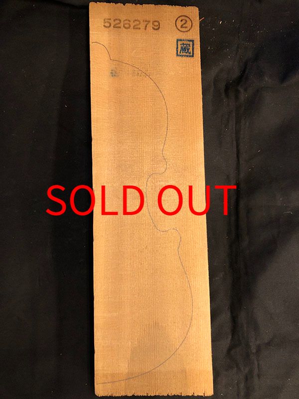 スプルース表板表面