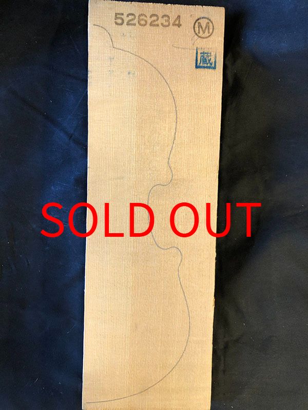 スプルース表板表面