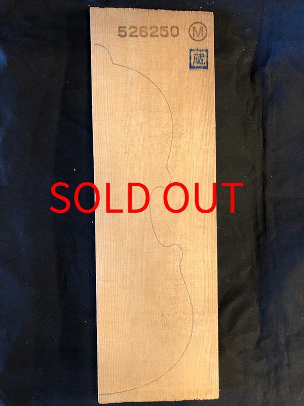 スプルース表板表面