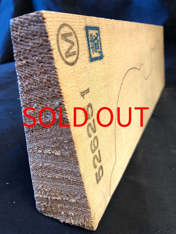 スプルース表板断面図