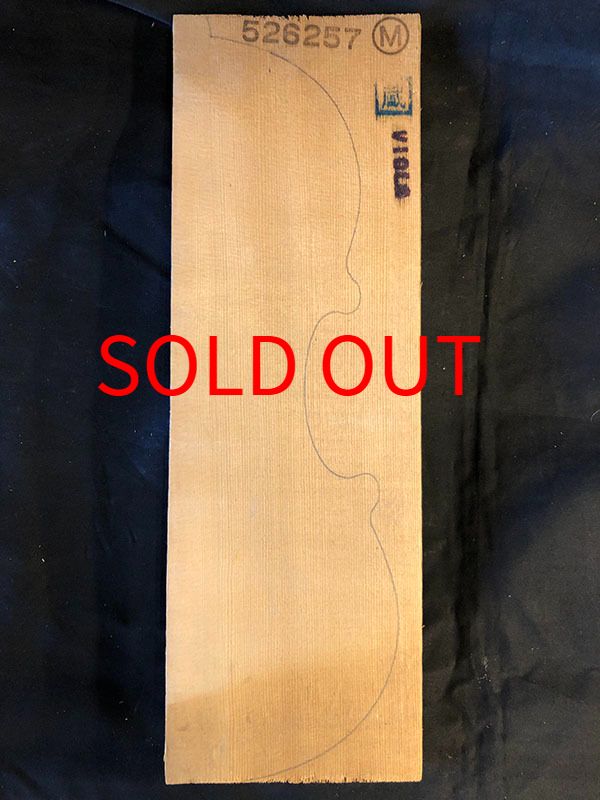 スプルース表板表面