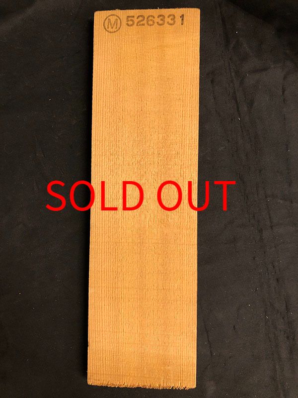 スプルース表板表面