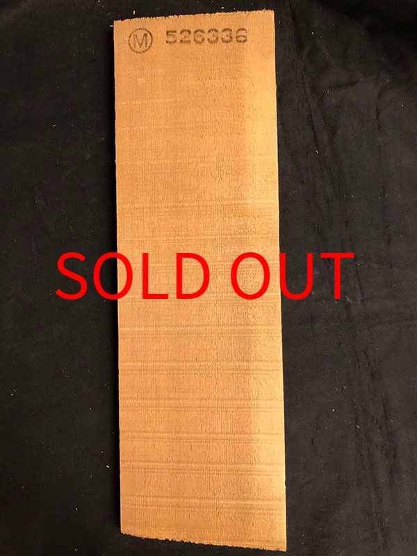 スプルース表板表面